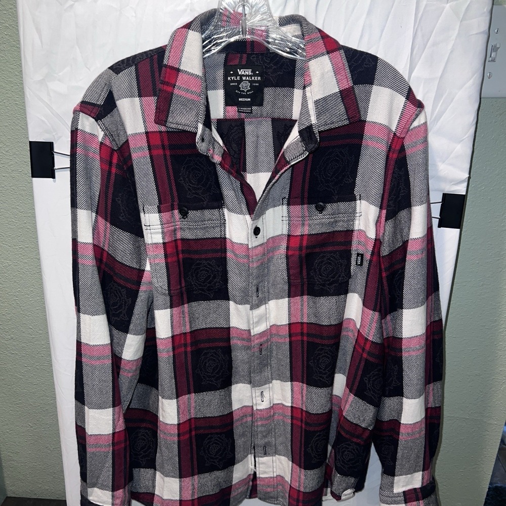 Vans Kyle Walker Rose Plaid Flannel Shirt Mens M Red Black Button Skate Skater